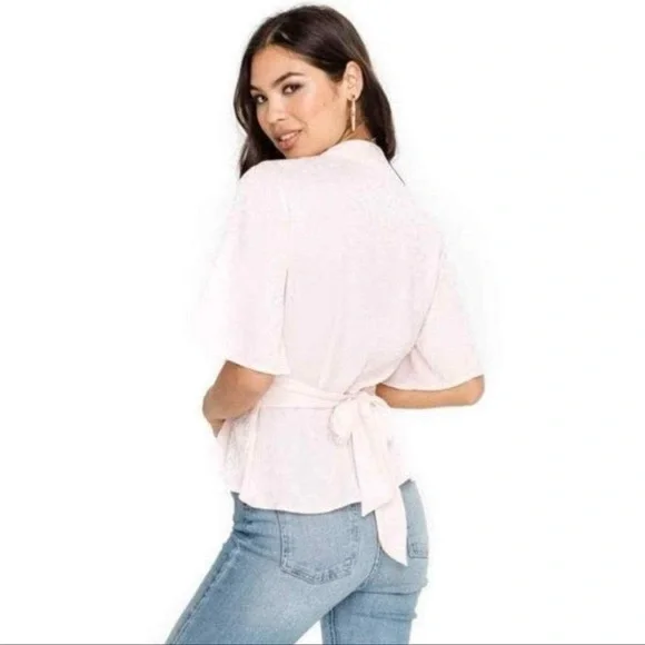 ASTR Blush Pink Satin Pleated Front V Neck Tie Kimono Top - Picture 5 of 14